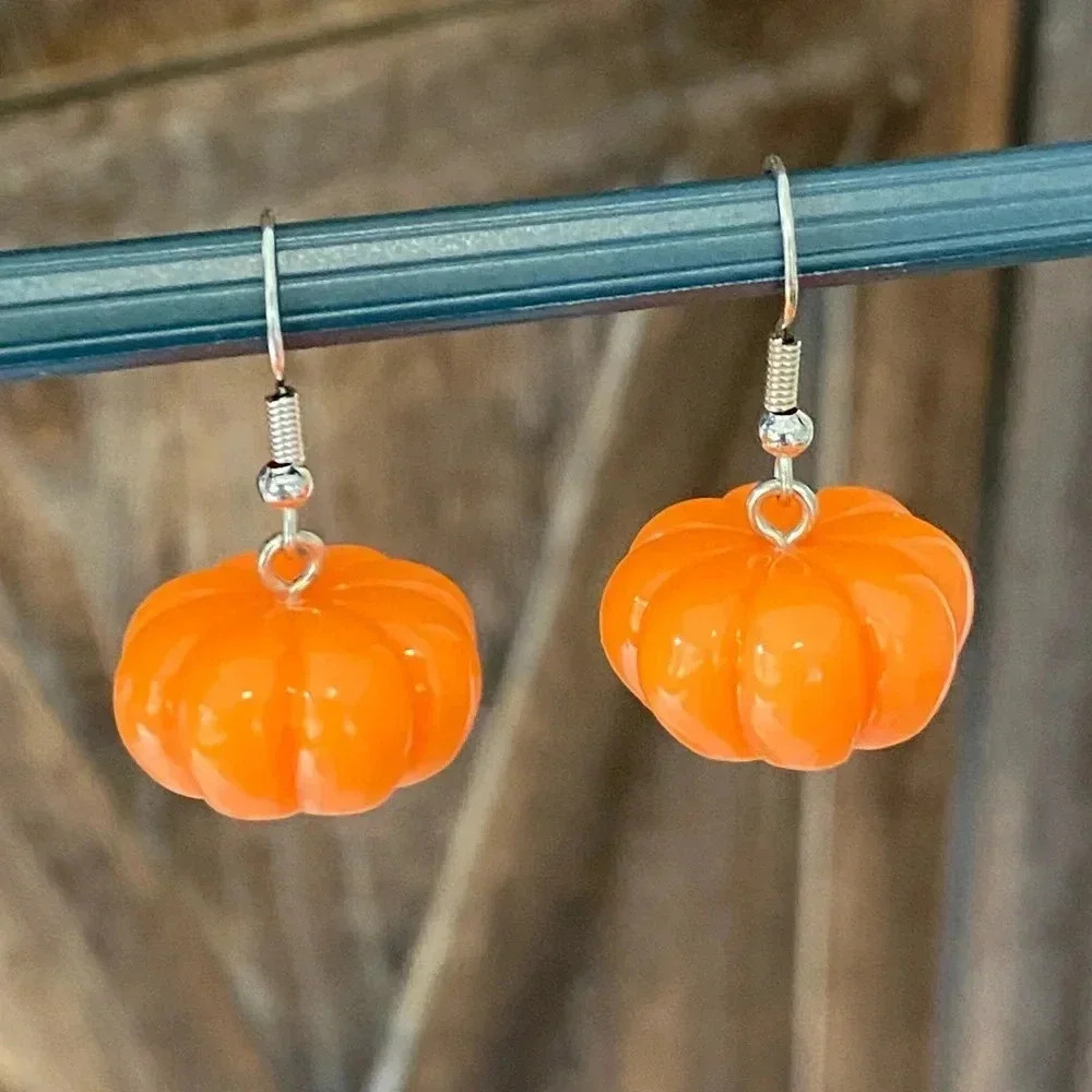 Adorable Orange Plastic Pumpkin Earrings Fall Autumn NEW